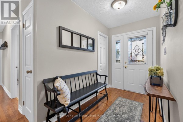 Office - 9 Sherwood Crescent, South Huron, ON N0M1S1 Photo 4