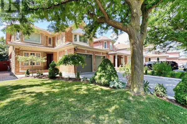 9 Siesta Court, Brampton, ON L6R1P2 Photo 2