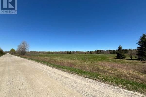 9 Ski Hill Road, Kapuskasing, ON P0L1V0 Photo 2