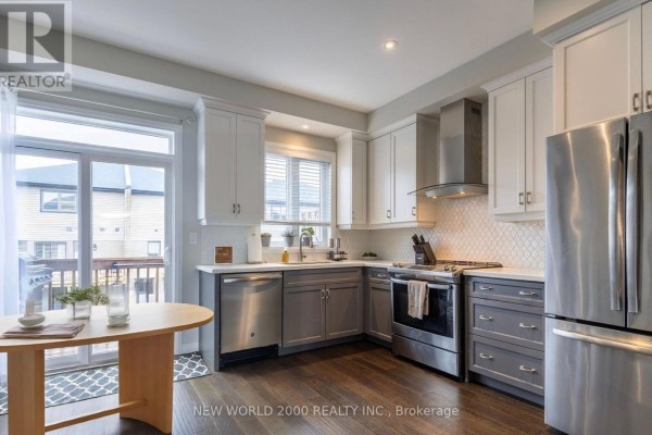 Kitchen - 9 Soho Street, Hamilton, ON L8J0L5 Photo 3