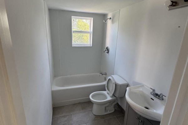 Kitchen - 9 Stanley Street, North Sydney, NS B2A1S7 Photo 2
