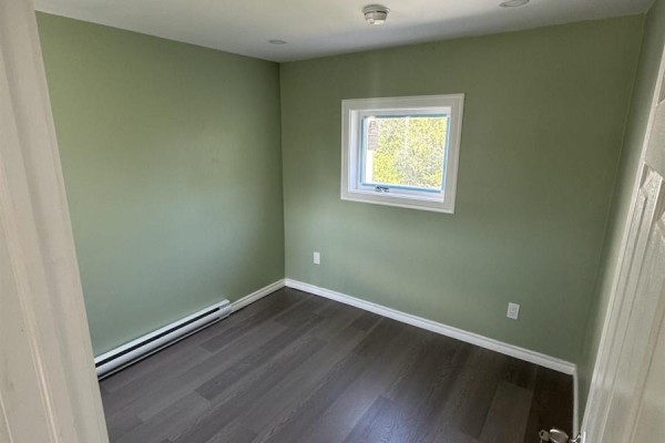 4pc Bathroom - 9 Stanley Street, North Sydney, NS B2A1S7 Photo 3