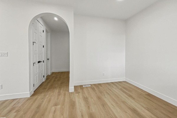 Primary Bedroom - 9 Stetson Lo, Ardrossan, AB T8E0C1 Photo 4