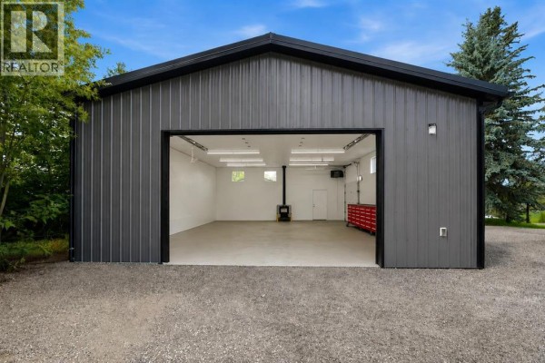 9 Stirling Close, Red Deer, AB, photo 3
