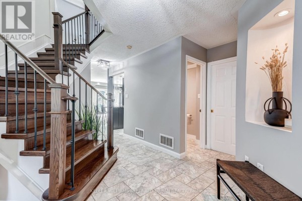 Family room - 9 Stone Street, Halton Hills, ON L7G5W6 Photo 4