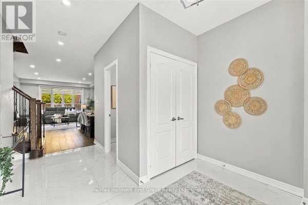 Family room - 9 Tampsett Avenue, Ajax, ON L1Z0N7 Photo 5