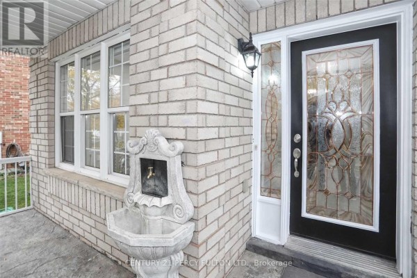 9 Valleypark Crescent, Brampton, ON, photo 2