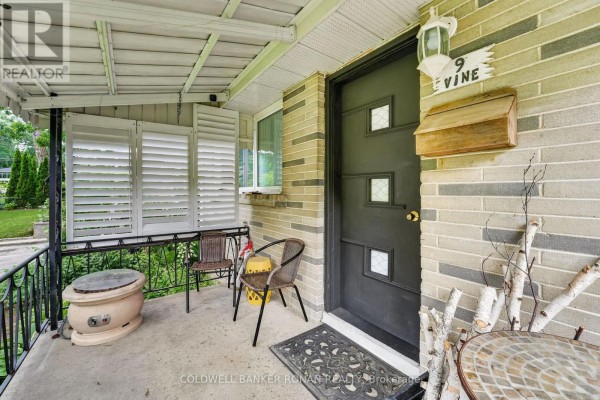 Dining room - 9 Vine Street, Barrie, ON L4N2B1 Photo 5