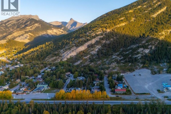9 Yamnuska Place, Exshaw, AB, photo 3