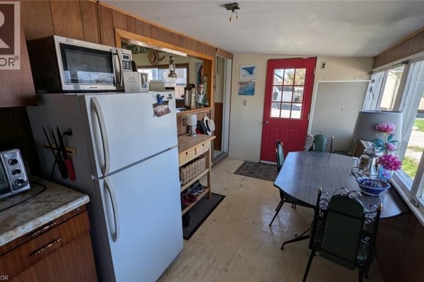 Kitchen - 9/11 Marilyn Drive, Peacock Point, ON N0A1L0 Photo 5