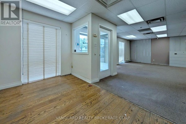 90-92 Martin Ross Avenue, Toronto, ON M3J2L4 Photo 3