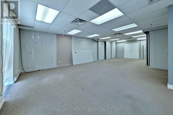 90-92 Martin Ross Avenue, Toronto, ON M3J2L4 Photo 5