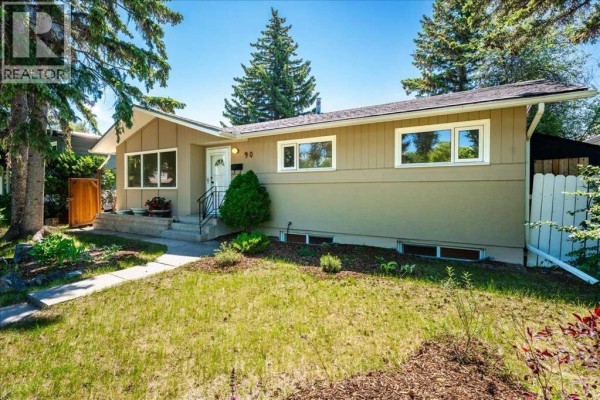 Living room - 90 Armstrong Crescent Se, Calgary, AB T2J0X3 Photo 2
