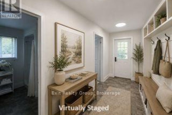 Family room - 90 Byron Street, Quinte West, ON K8V2Y2 Photo 4