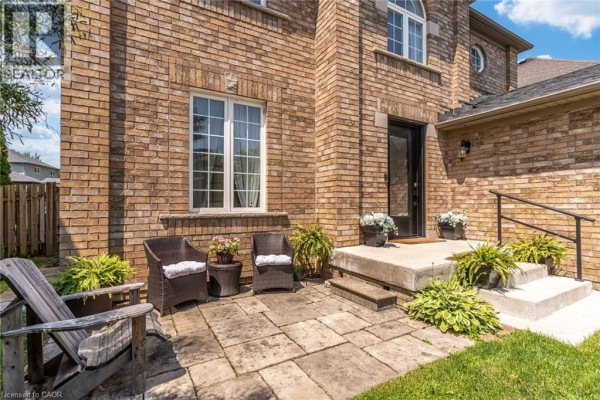 90 Davidson Boulevard, Dundas, ON, photo 2