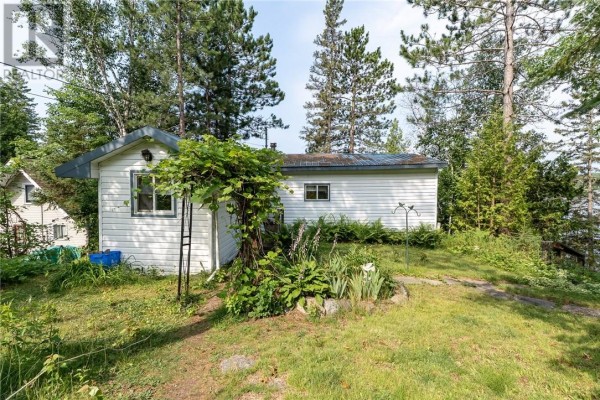 Bedroom - 90 E Hood Road, Wahnapitae, ON P0M3C0 Photo 2