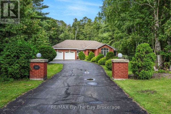90 Goldfinch Crescent, Tiny, ON, photo 2
