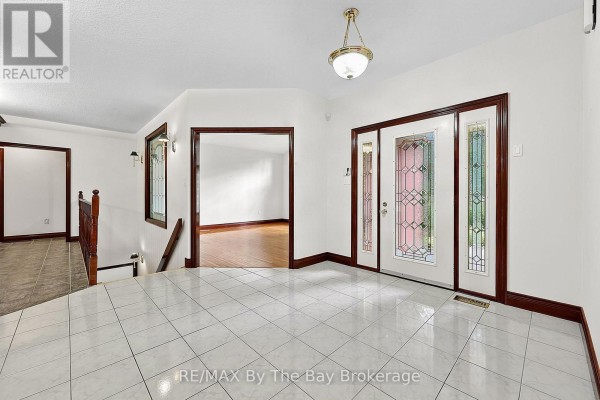 90 Goldfinch Crescent, Tiny, ON, photo 3