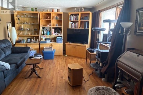 90 Henrietta Ave, Sault Ste  Marie, ON, photo 3