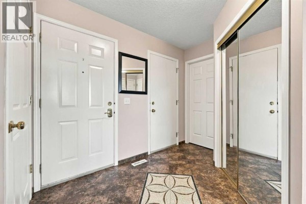 2pc Bathroom - 90 Hidden Ranch Terrace Nw, Calgary, AB T3A5Z4 Photo 4