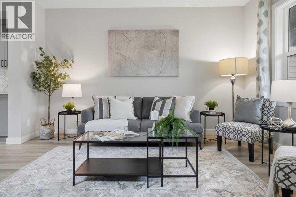 Living room - 90 Hillcrest Close Sw, Airdrie, AB T4B4T9 Photo 4