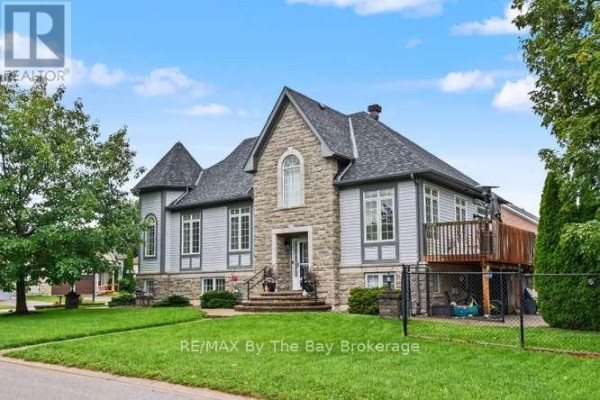 90 Meadowlark Boulevard, Wasaga Beach, ON, photo 2