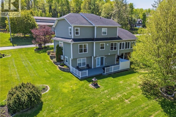 Family room - 90 Nowlan Street, Grand Sault/grand Falls, NB E3Z1B2 Photo 3