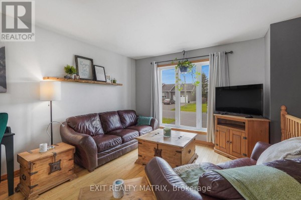 90 Richard Street, Alfred And Plantagenet, ON K0B1A0 Photo 3