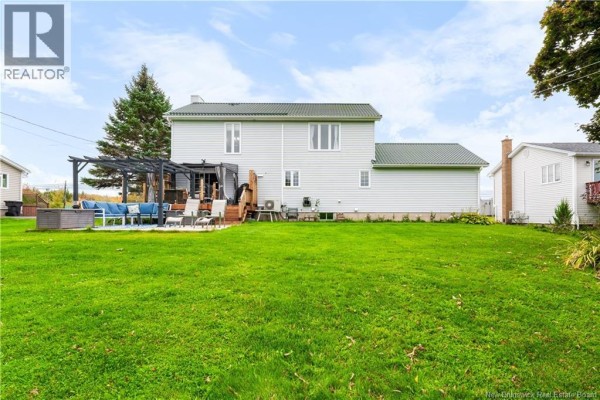 Storage - 90 Rue Acadie, Bouctouche, NB E4S2T4 Photo 2