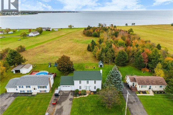 Storage - 90 Rue Acadie, Bouctouche, NB E4S2T4 Photo 3