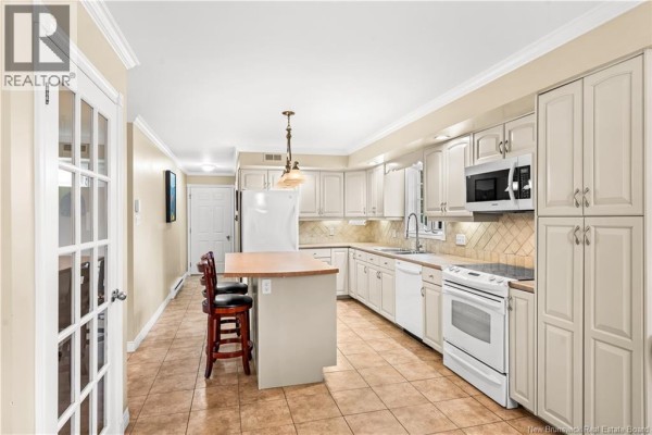 Sitting room - 90 Rue Acadie, Bouctouche, NB E4S2T4 Photo 4
