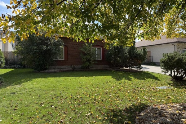 Eat in kitchen - 90 Spring Meadow Crescent, Winnipeg, MB R2C4H6 Photo 3