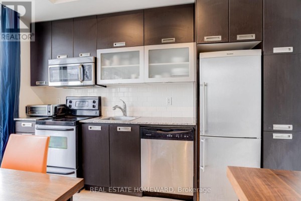 90 Stadium Road, Toronto, ON M5V3W5 Photo 4