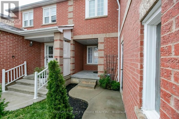 Family room - 90 White Tail Crescent, Brampton, ON L6Y5B9 Photo 2