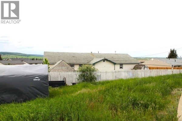 900 Cornwall Crescent, Dawson Creek, BC, photo 2