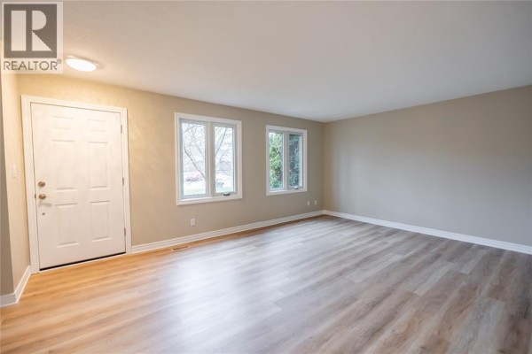 Bedroom - 900 Everest Court, Sarnia, ON N7T7T6 Photo 4