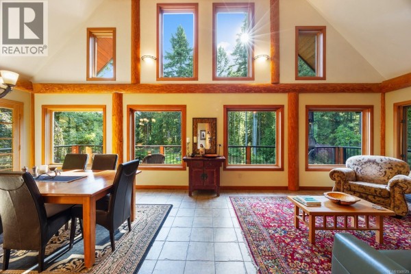 900 Spider Lake Rd, Qualicum Beach, BC, photo 3