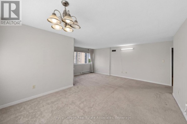Primary Bedroom - 901 - 1580 Mississauga Valley Boulevard, Mississauga, ON L5A3T8 Photo 4