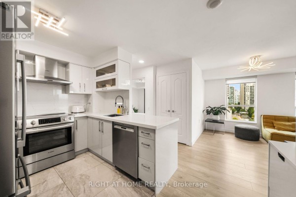 Primary Bedroom - 901 - 21 Hillcrest Avenue, Toronto, ON M2N7K2 Photo 4