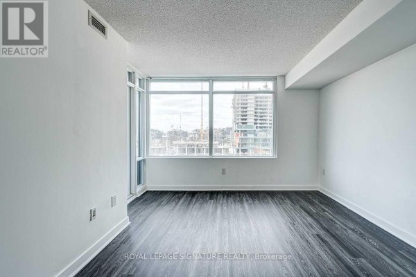 Bedroom - 901 - 25 Telegram Mews, Toronto, ON M5V3Z1 Photo 4