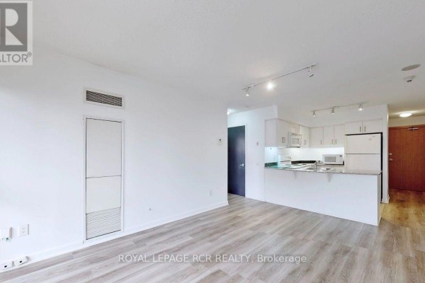 Living room - 901 - 33 Sheppard Avenue, Toronto, ON M2N7K1 Photo 2