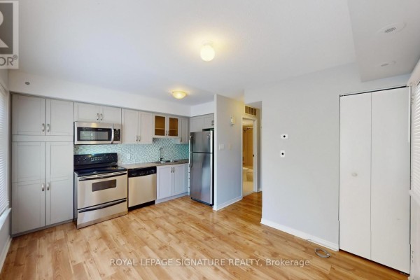 Primary Bedroom - 901 - 50 Western Battery Road, Toronto, ON M6K3P1 Photo 4