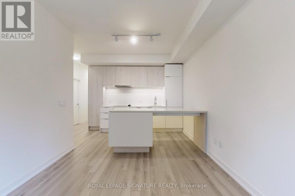 Kitchen - 901 - 89 Church Street, Toronto, ON M5C2G3 Photo 2