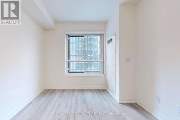 Living room - 901 - 89 Church Street, Toronto, ON M5C2G3 Photo 3