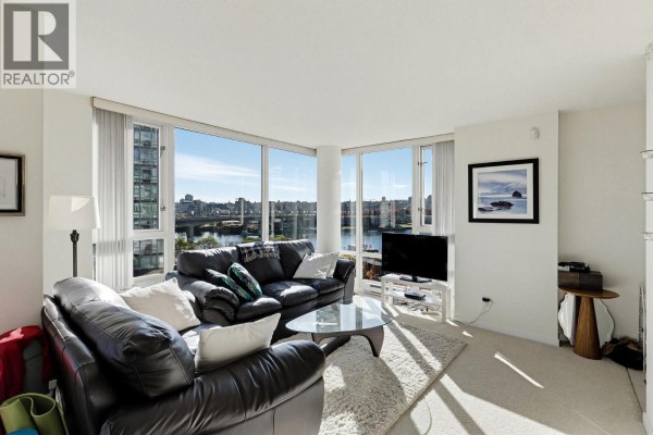 901 1067 Marinaside Crescent, Vancouver, BC V6Z3A4 Photo 4