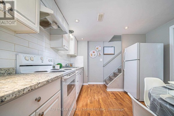 901 Lilac Terrace, Whitby, ON, photo 3
