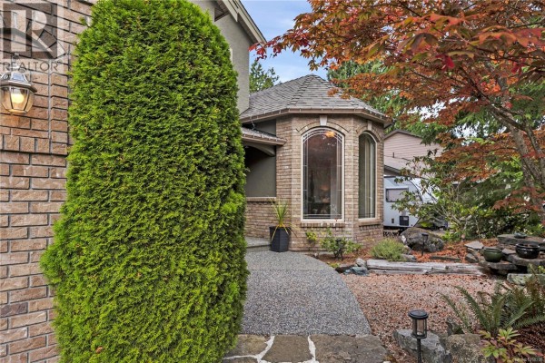Family room - 901 Savary Dr, Qualicum Beach, BC V9K1R7 Photo 2
