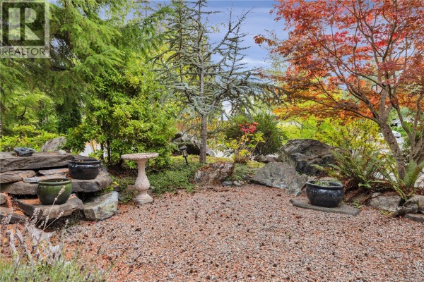 Bedroom - 901 Savary Dr, Qualicum Beach, BC V9K1R7 Photo 3