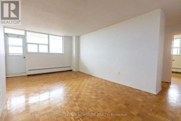 Living room - 902 - 161 Oakwood Avenue, Toronto, ON M6E2V2 Photo 2