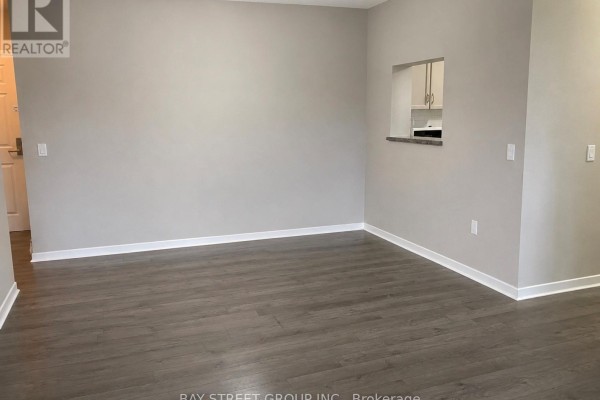 Living room - 902 - 284 Bloor Street W, Toronto, ON M5S3B8 Photo 2